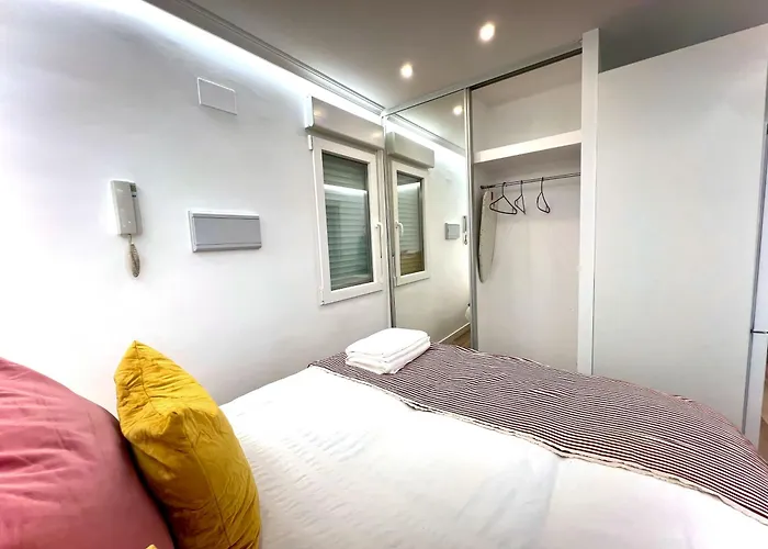 Apartment In The Heart Of Madrid-Piso En Malasana